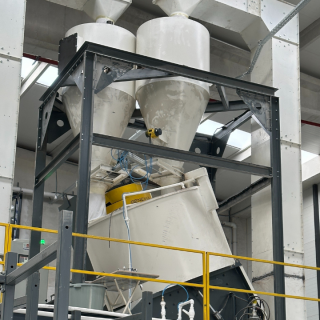 High-shear mixer granulator for efficient powder mixing and granulation in industrial applications